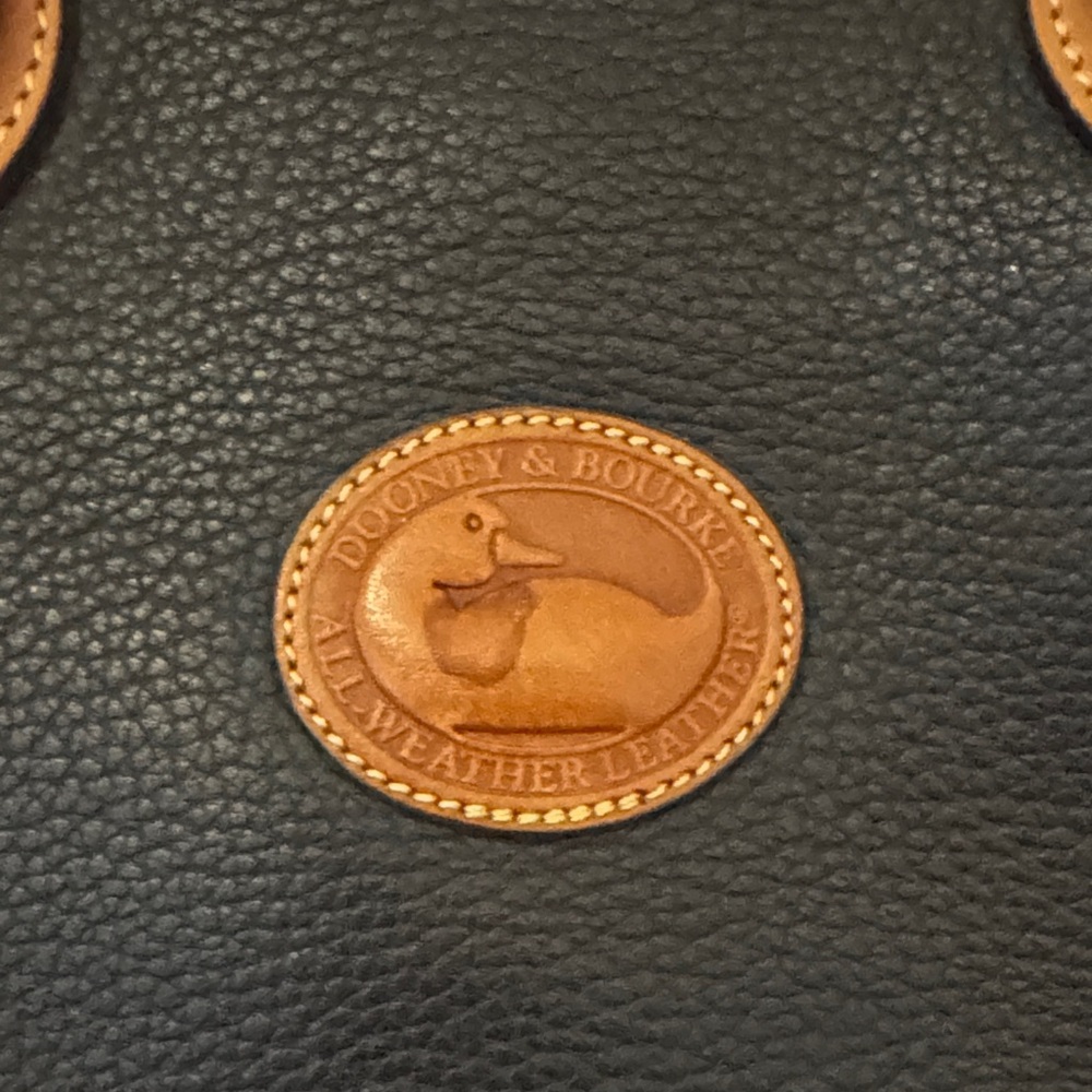 Vintage Black and Tan Leather Handbag - Picture 2 of 7